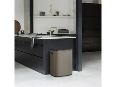 Brabantia affaldsspand med låg | Bo Touch | 2 x 30 liter | Platinum