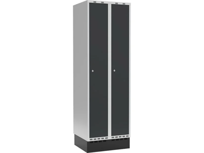 Garderobeskab 2x300mm
(600x550x1902mm) m/sokkel og cylinderlås, lys grå m/antracit dør
