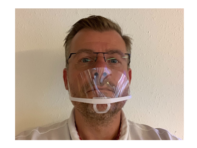 Mundvisir med bånd og hagestøtte hvid