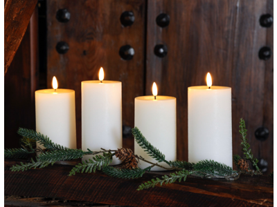 Bloklys LED 10 cm Ø7cm hvid med 3D flamme og timer 6/18