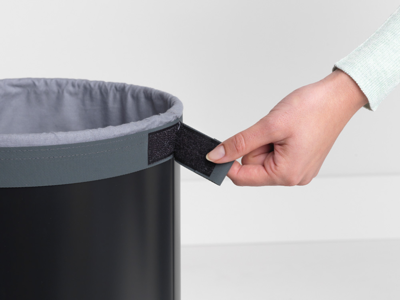 Brabantia vasketøjskurv 35 liter sort/kork låg 